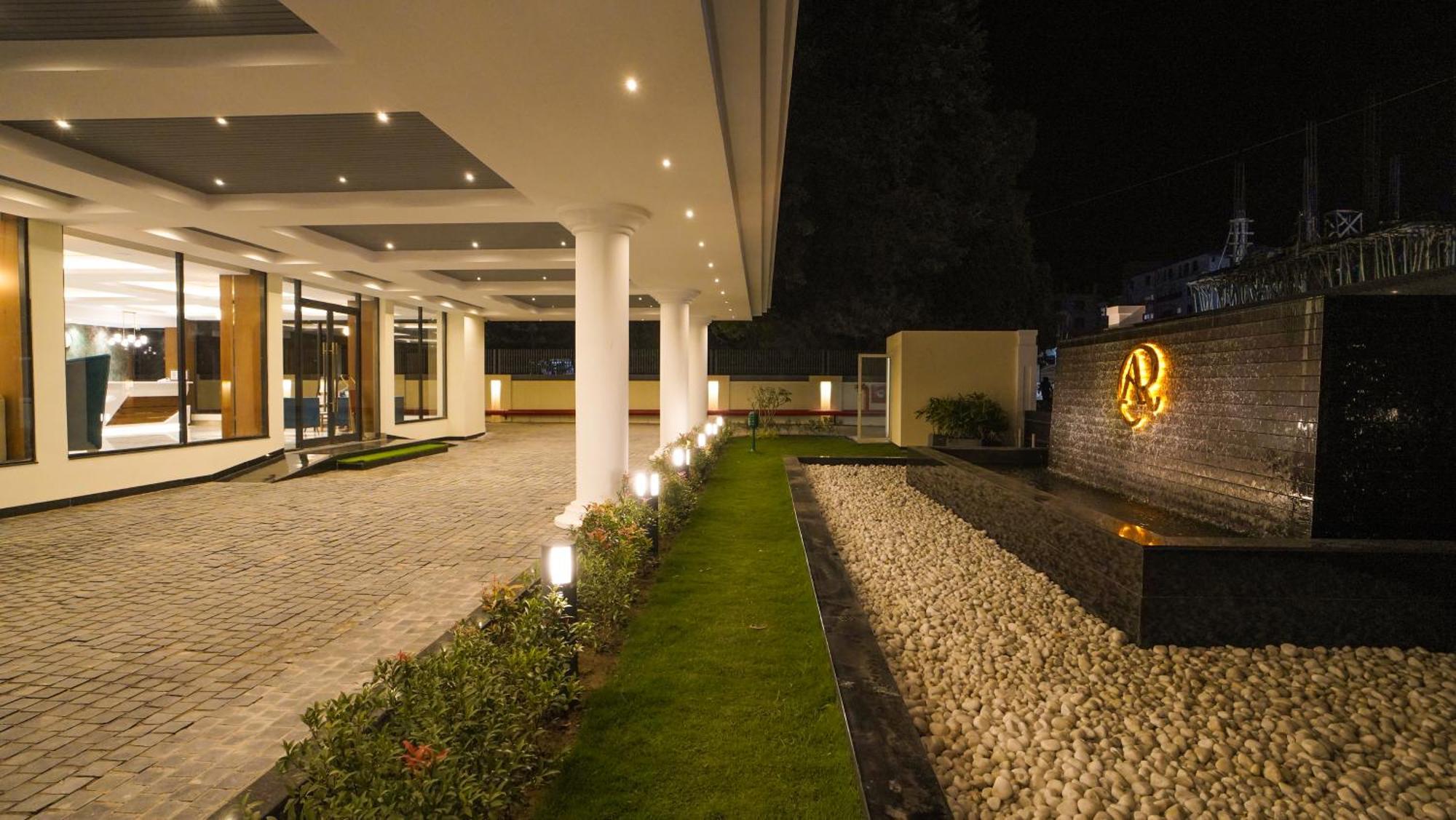 Antique Regency !! Luxurious Hotel In Digha !! Exterior foto